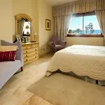 First Floor Side Property, San Pedro
