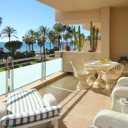 First Floor Side Property, San Pedro Appartement *