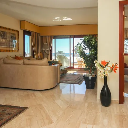 First Floor Side Property, San Pedro شقة