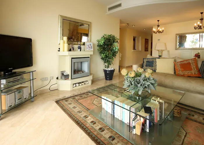 公寓 First Floor Side Property, San Pedro *