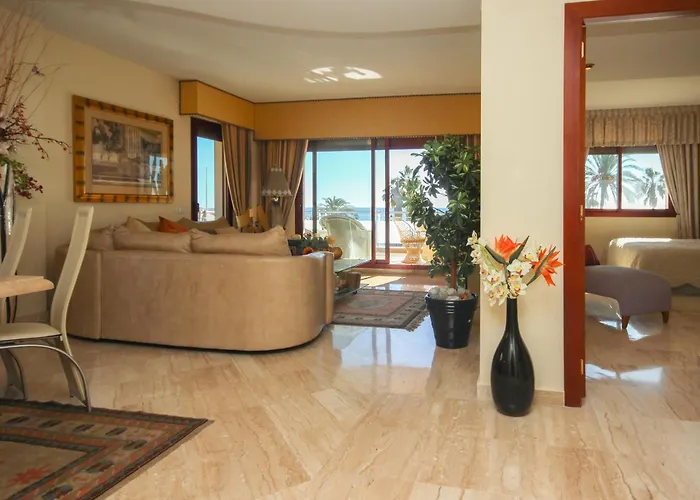 First Floor Side Property, San Pedro 公寓