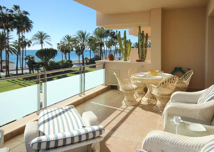 First Floor Side Property, San Pedro Daire *