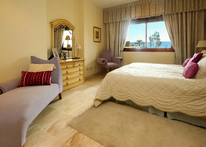First Floor Side Property, San Pedro